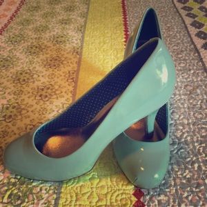 Madden Girl Tiffany Blue Pumps size 8, 3.5in heel
